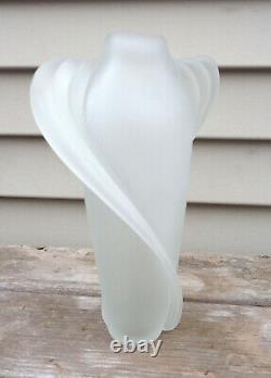1982 Thomas Buechner Nitrix Studios 8½ Tall Clear Frosted Art Glass Vase EUC
