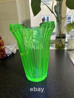 Absolutely Stunning Heavy Uranium Glass Vase Glows Beautifully Uv art deco
