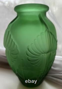 Art Deco Emerald Green Glass Vase