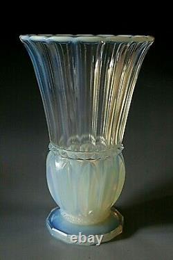 Art Deco Pierre D'avesn Opalescent Glass Vase