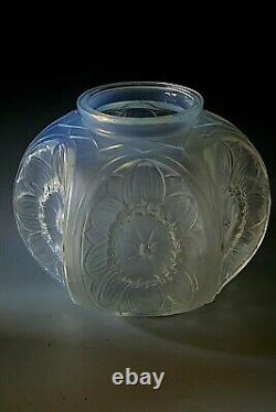 Art Deco Sabino Anemones Opalescent Glass Vase