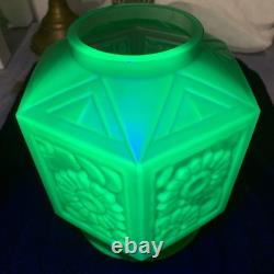 Art Deco vintage Uranium by Henri Heemskerk for Belgian glassworks Scailmont