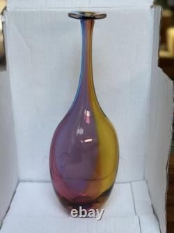 Beautiful signed Kosta Boda art glass vase