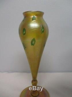 EARLY SIGNED L. C. TIFFANY FAVRILE ART GLASS BULBOUS 9 1/8 VASE with GREEN LEAF