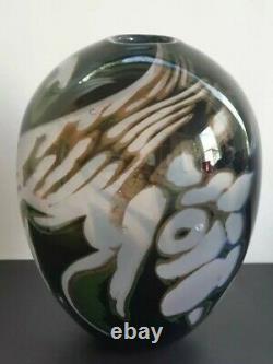 Eva Englund Graal Swan Vase 1986. Orrefors. Swedish Art Glass