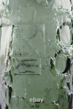 Finnish glass artist. Vase in green mouth blown art glass. Abstract motif