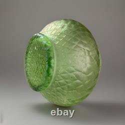 Kralik Sohn Martelé Art Nouveau Iridescent Uranium Green Glass Vase c1910-1920