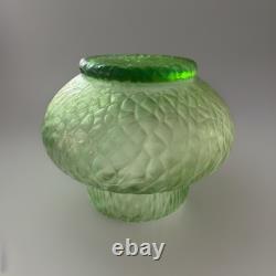 Kralik Sohn Martelé Art Nouveau Iridescent Uranium Green Glass Vase c1910-1920
