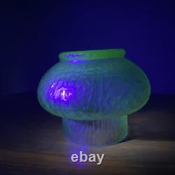 Kralik Sohn Martelé Art Nouveau Iridescent Uranium Green Glass Vase c1910-1920