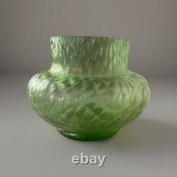 Kralik Sohn Martelé Art Nouveau Iridescent Uranium Green Glass Vase c1910-1920
