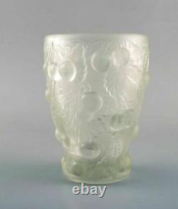 Lalique style art glass vase in clear glass with cherries in relief. 1930/40's