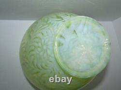 Large 11.5 Fenton Topaz Opalescent Daisy and Fern Art Glass Vase 903