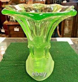 Large Art Deco Walther Sohne Green Windsor Frosted Glass Vase
