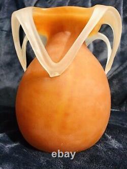 Lovely Bohemian Czech Kralik Era Mottled Satin Art Glass Vase 6.5