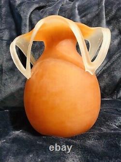 Lovely Bohemian Czech Kralik Era Mottled Satin Art Glass Vase 6.5