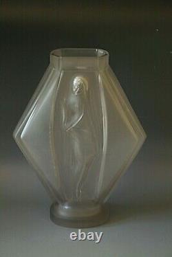Lozenge Shaped Etling Art Deco Glass Vase Design By Lucille Sevin