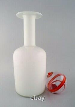 Otto Brauer for Holmegaard. Large vase / bottle in white art glass with ball
