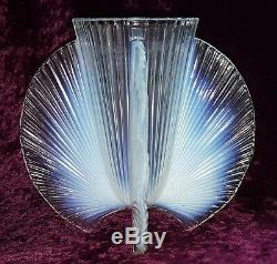 P D'Avens vintage Art Deco antique opalescent clam design vase