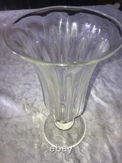 RARE Signed ART REED 1995 Hand-Blown GLASS Pedestal RIBBED Trumpet VASE 9¼ Tall