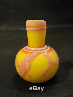 RARE Thomas Webb 3-Color CAMEO Art Glass 2.5 Miniature Vase