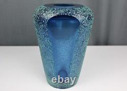 Rare Alessandro Mandruzatto Murano glass blue vase, faceted Sommerso style 9.5