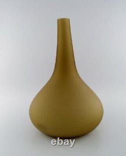 Salviati, Murano. Large teardrop-shaped vase in smoky mouth-blown art glass