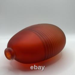 Signed Denizen Robert Wynne Peacock Red Art Glass Vase Handblown Pictorial Mark