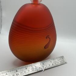 Signed Denizen Robert Wynne Peacock Red Art Glass Vase Handblown Pictorial Mark