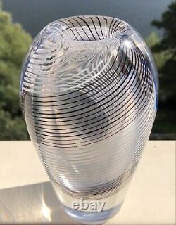 Signed VICKE LINDSTRAND KOSTA BODA Vase Mid Century Glass Swirls SWEDEN, H 6