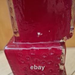 Similar to a Whitefriars Drunken Bricklayers vase in red