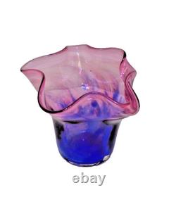 Stunning Decorative Steninge Slott Sweden Art Glass Vase Cranberry to Blue 17 cm