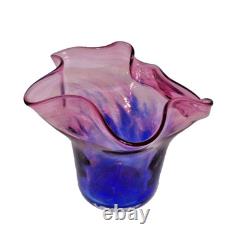 Stunning Decorative Steninge Slott Sweden Art Glass Vase Cranberry to Blue 17 cm