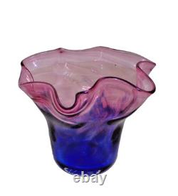 Stunning Decorative Steninge Slott Sweden Art Glass Vase Cranberry to Blue 17 cm
