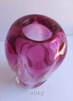 Stunning vintage ombre pink twisted art glass sculptural vase hand blown