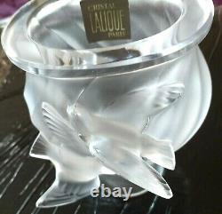 Vase Lalique Hand Finished Twin Flying Dove's Crystal Art-absolutely Stunning
