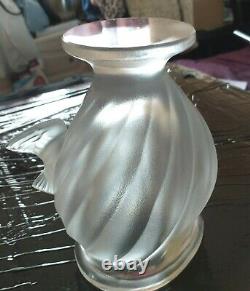 Vase Lalique Hand Finished Twin Flying Dove's Crystal Art-absolutely Stunning