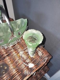 Victorian Art Nouveaù John Walsh Green Opalescent Vaseline Trio Of Vases