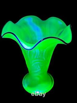 Vintage Fenton 2001 Topaz Opalescent # 6852 T8 Vase Vaseline Glass UV Glow 7x6