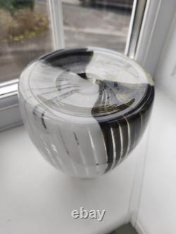 Vintage Murano Dino Martens Style Mezza Filigana Bianco Nero Art Glass Vase