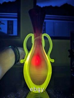 Vintage Murano Venetian Red Lilac Sommerso Italian Art Glass Vase Manganese Glow