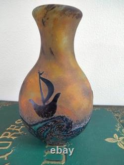 Vintage Okra Glass Sea Fever Cameo Vase