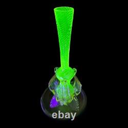 Vintage Uranium Art Glass Vase With Twisted Spiral Pattern & Pink Feet. Tall VGC