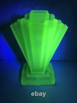 XRare Art Deco Bagley Frosted Uranium Green Glass Grantham 334 8 Vase Excellent
