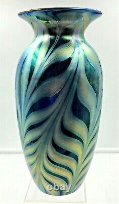 11 Tall Lundberg Studios Iridescent Art Glass Pulled Feather Vase-sgnd/daté