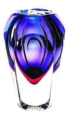 9 Vase en verre d'art violet