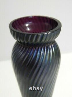 Ancien Kralik Bohemian Vase En Verre D'art Violet Avec Vert Irisé C1900