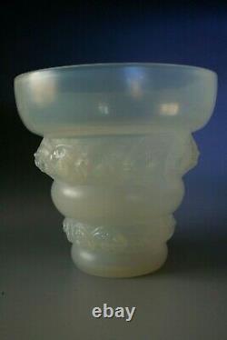 Antique Art Déco Sabino Opalescent Glass Vase Lizens Circa 1935