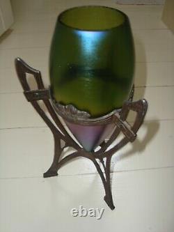 Antique Art Nouveau Verre Iridescent Et Vase En Métal Très Scarce. Non Marqué