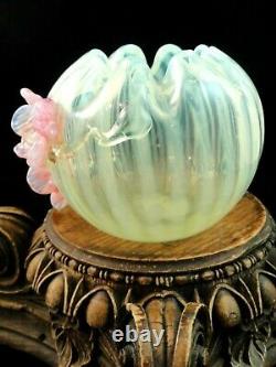 Antique Bohemian Harrach Uranium Vase De Verre D'art Opalescent Appliqué Fleur Rose