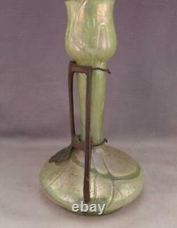 Antique C1900 Loetz Vase En Verre D'art Nouveau & Collier D'ornement En Bronze Autrichien